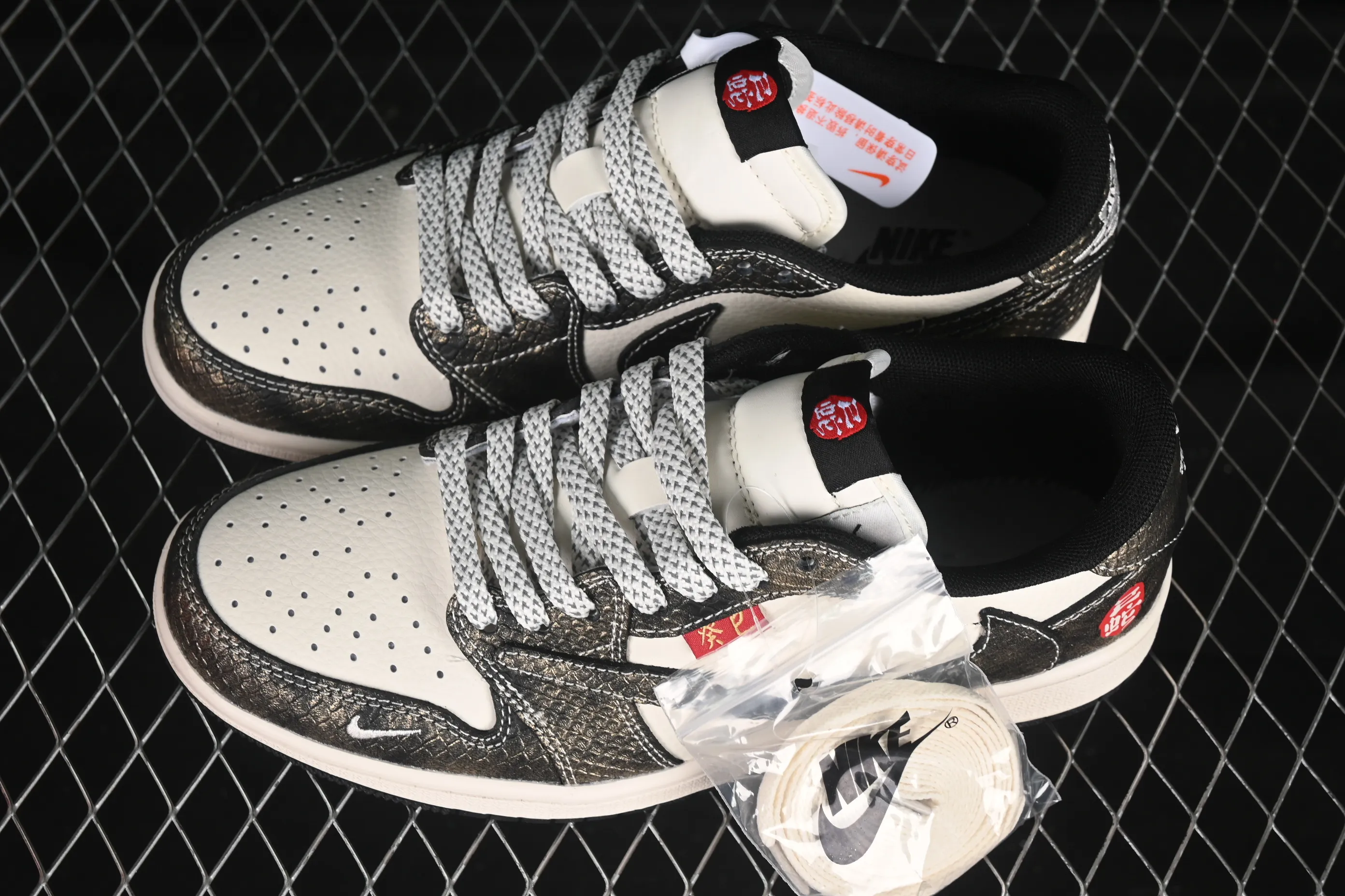 All categories Air Jordan Jordan series basketball shoes Air Jordan 1 Low High-end customized low-top sneakers Travis Scott x Fragment Design x Air Jordan 1 Low OG SP AJ1 Year of the Snake limited edition Bright black snake pattern Low-top cultural casual sneakers YX5066-309